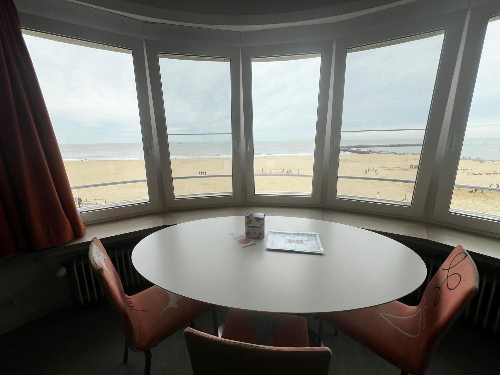 Paris Seaview Zeezicht Vue By Bloss Ostende